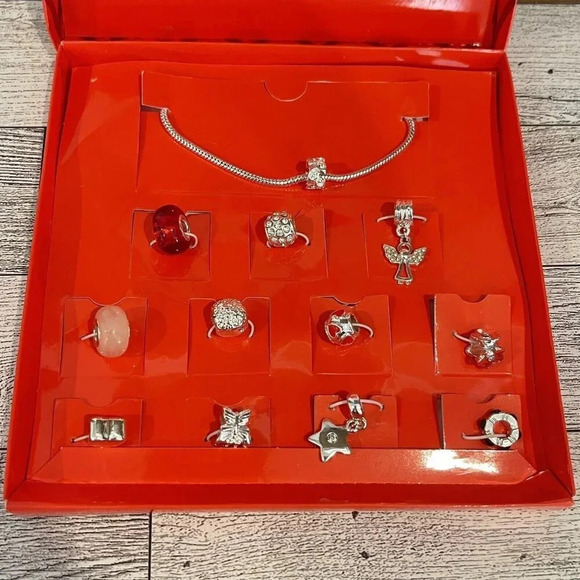 New In Box Silver Tone Build A Charm Bracelet Add A Charm 7” 12 Charms Total - Picture 1 of 9